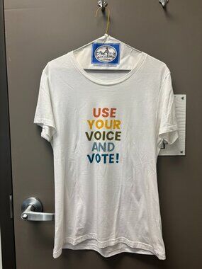 Michael Stars USE YOUR VOICE AND VOTE t-shirt, large